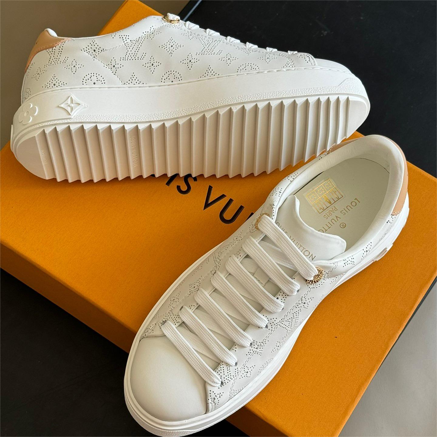 LV-Patterned eyelets white height increasing Sports Shoes
