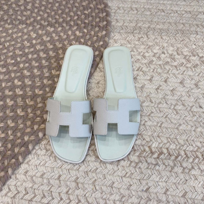 Hermes-Kelly Buttoned Slippers