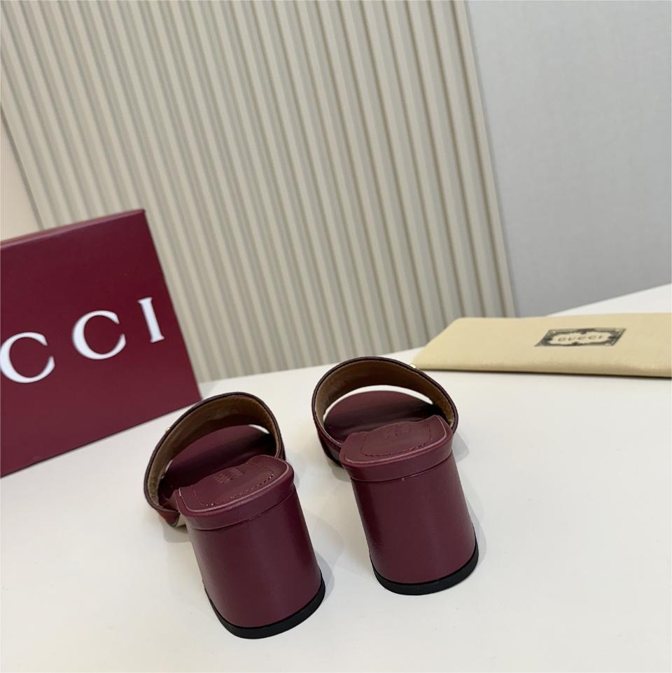 Gucci-Latest D-shaped light gold horse buckle sandals