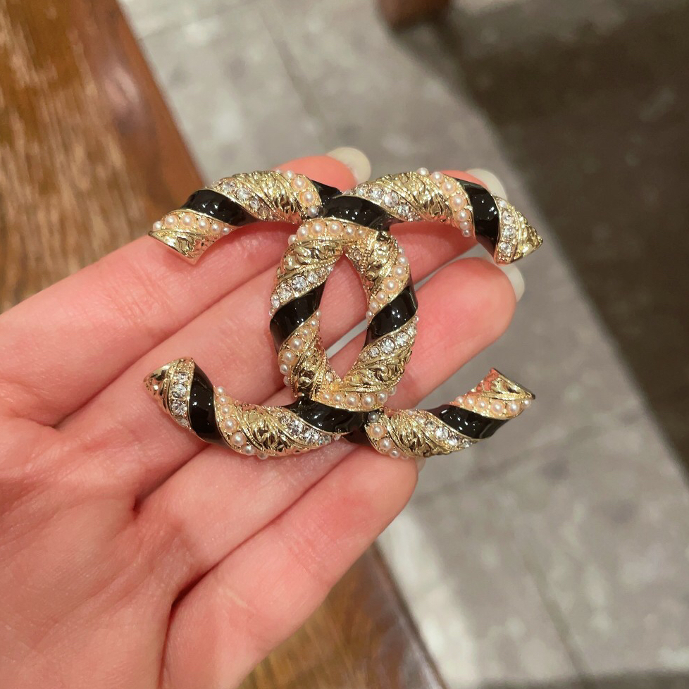 Chanel - Brooch
