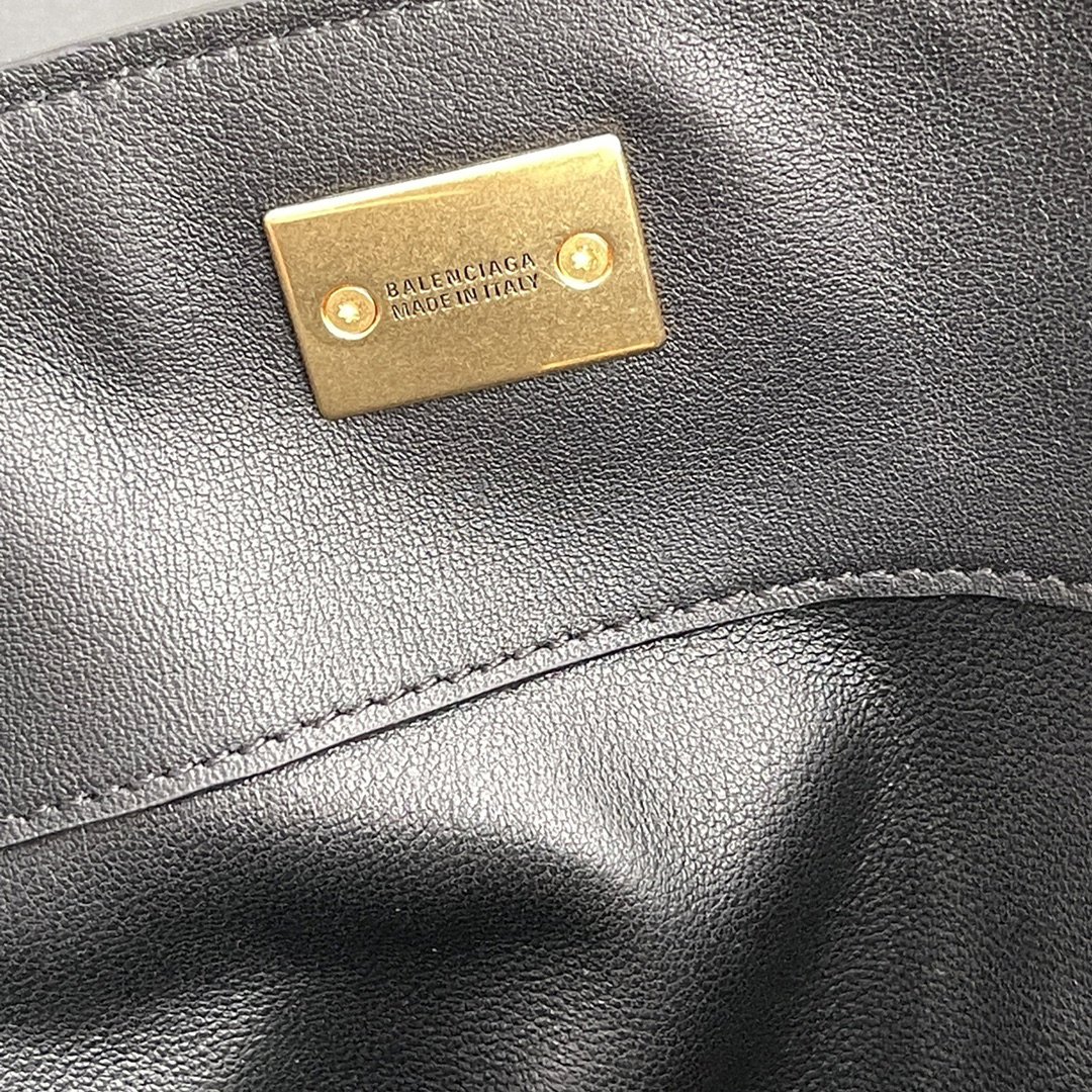 Balenciaga-rodeo bag