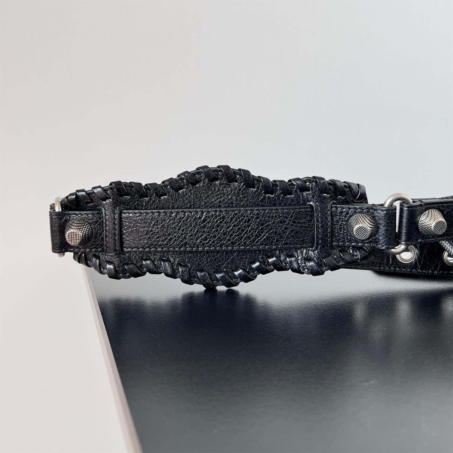 Balenciaga-Le Cagole locomotive rivet element