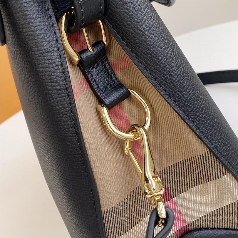 Burberry-Refined house plaid cutting piece