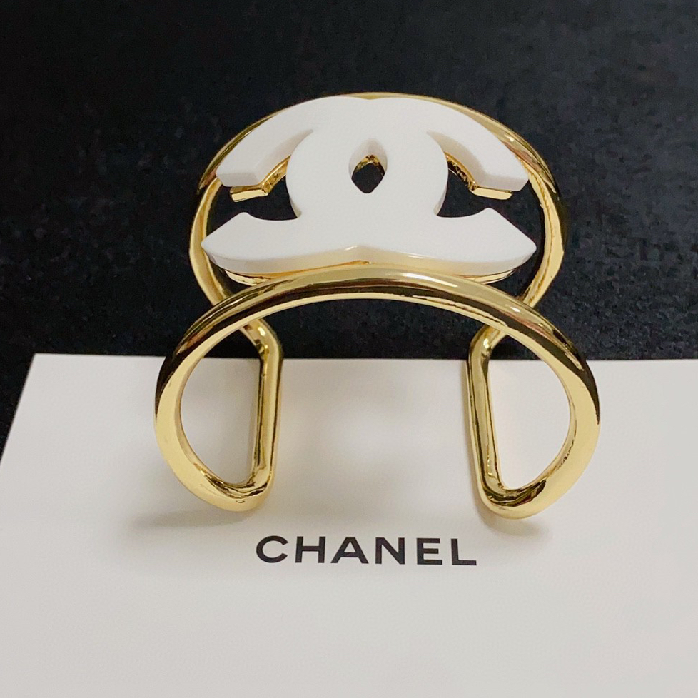 CHANEL - Logo Bracelet