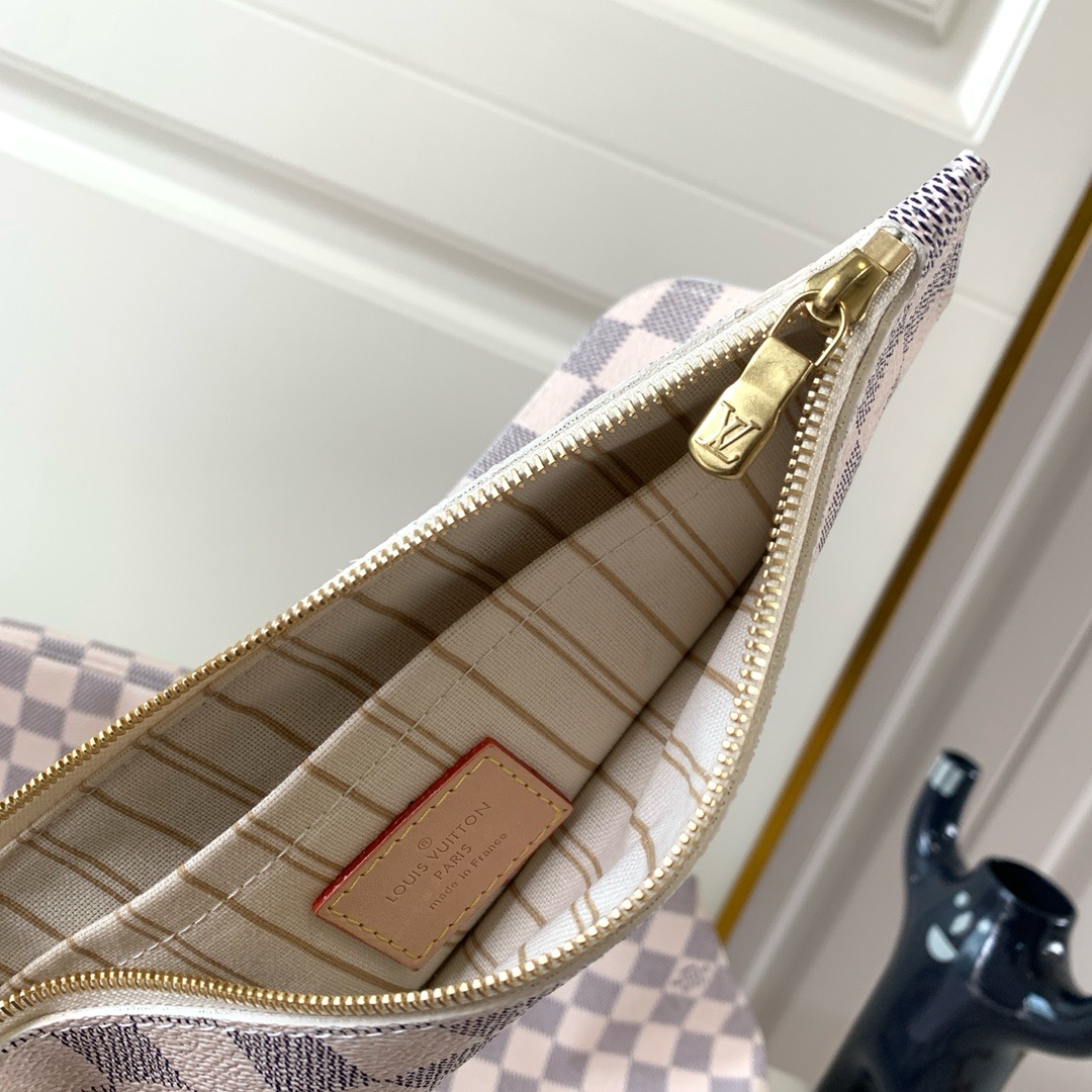 LV-NEVERFULL-n4136