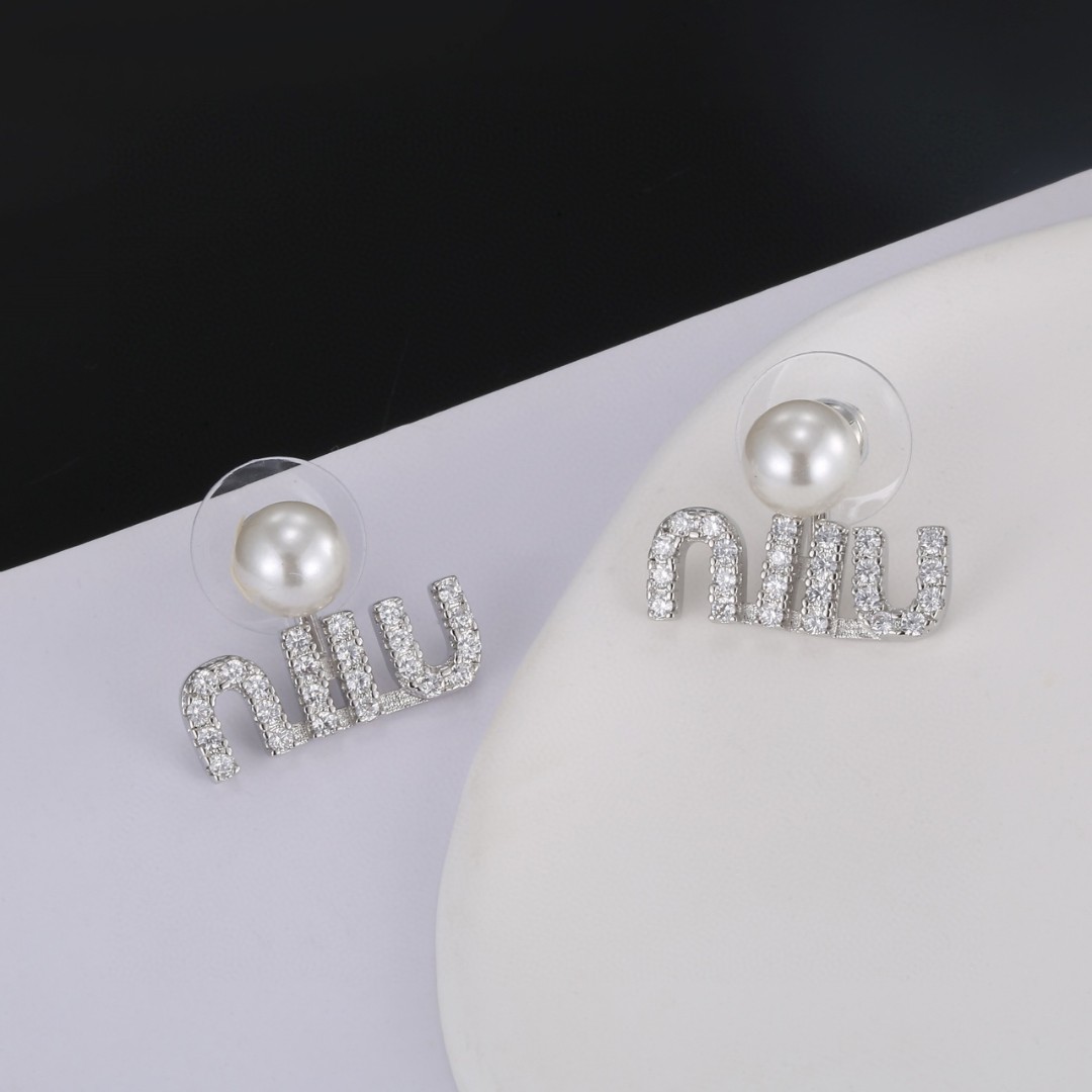MIU MIU-Pearl letter earrings