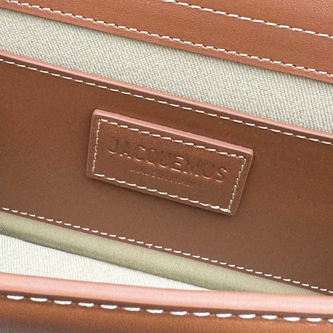 Jacquemus-Bamnino's new crossbody bag Light Brown