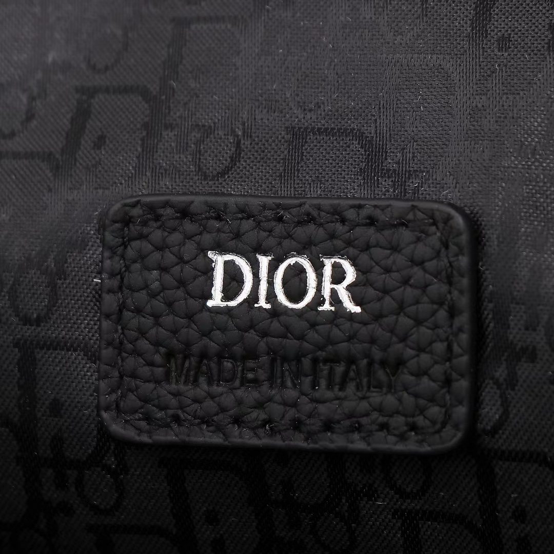 Dior-saddle
