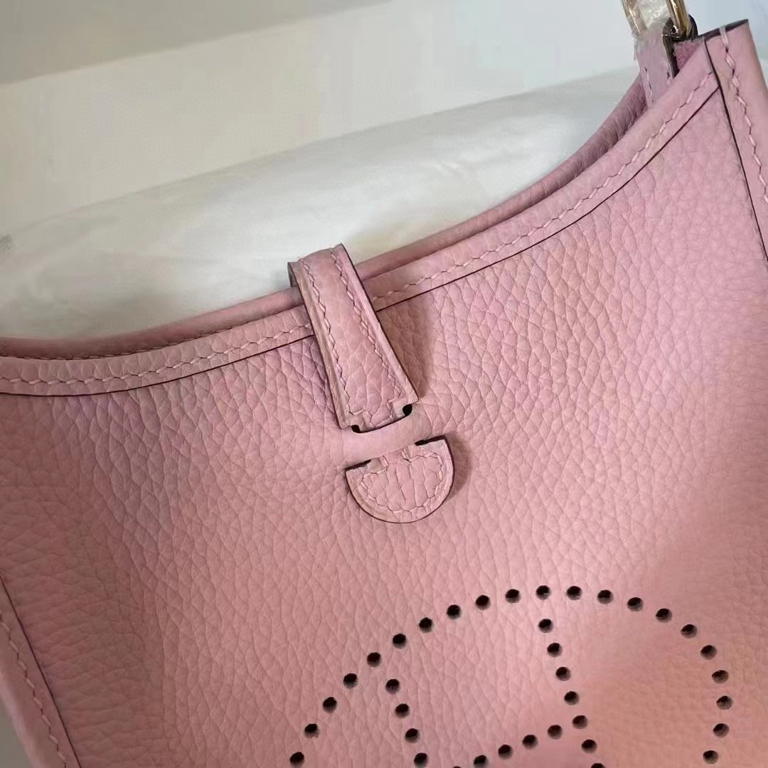 Hermes-Evelyne 17cm Evelyne TC leather 3q powder gold and silver buckle in stock