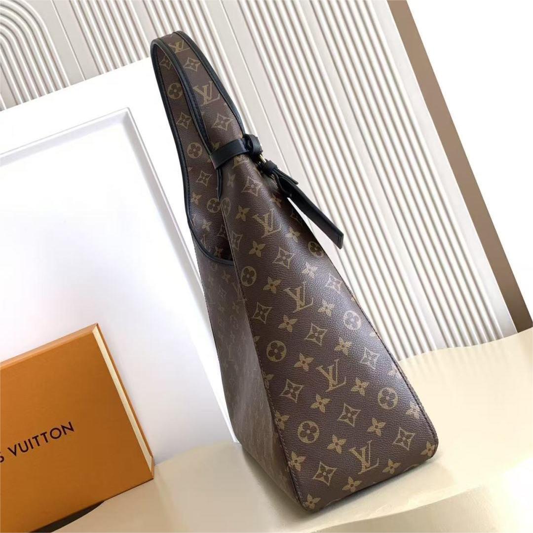 LV- The Drop GM Cattle leather handbag