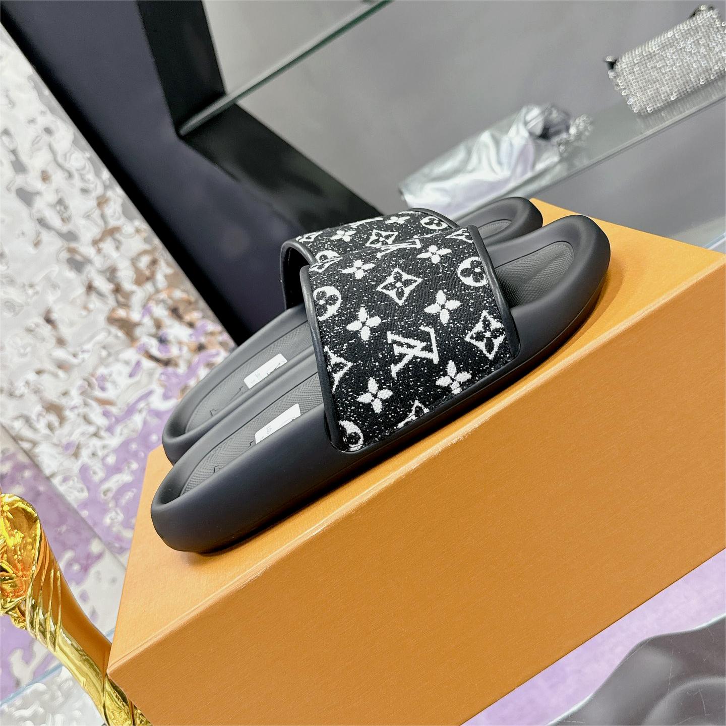 LV-Men's spring and summer slippers