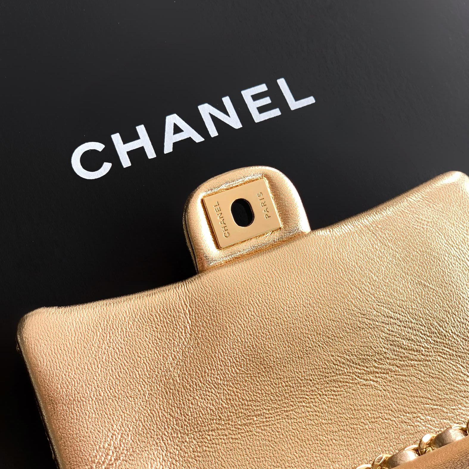 Chanel-25A mini love pearl CF handbag