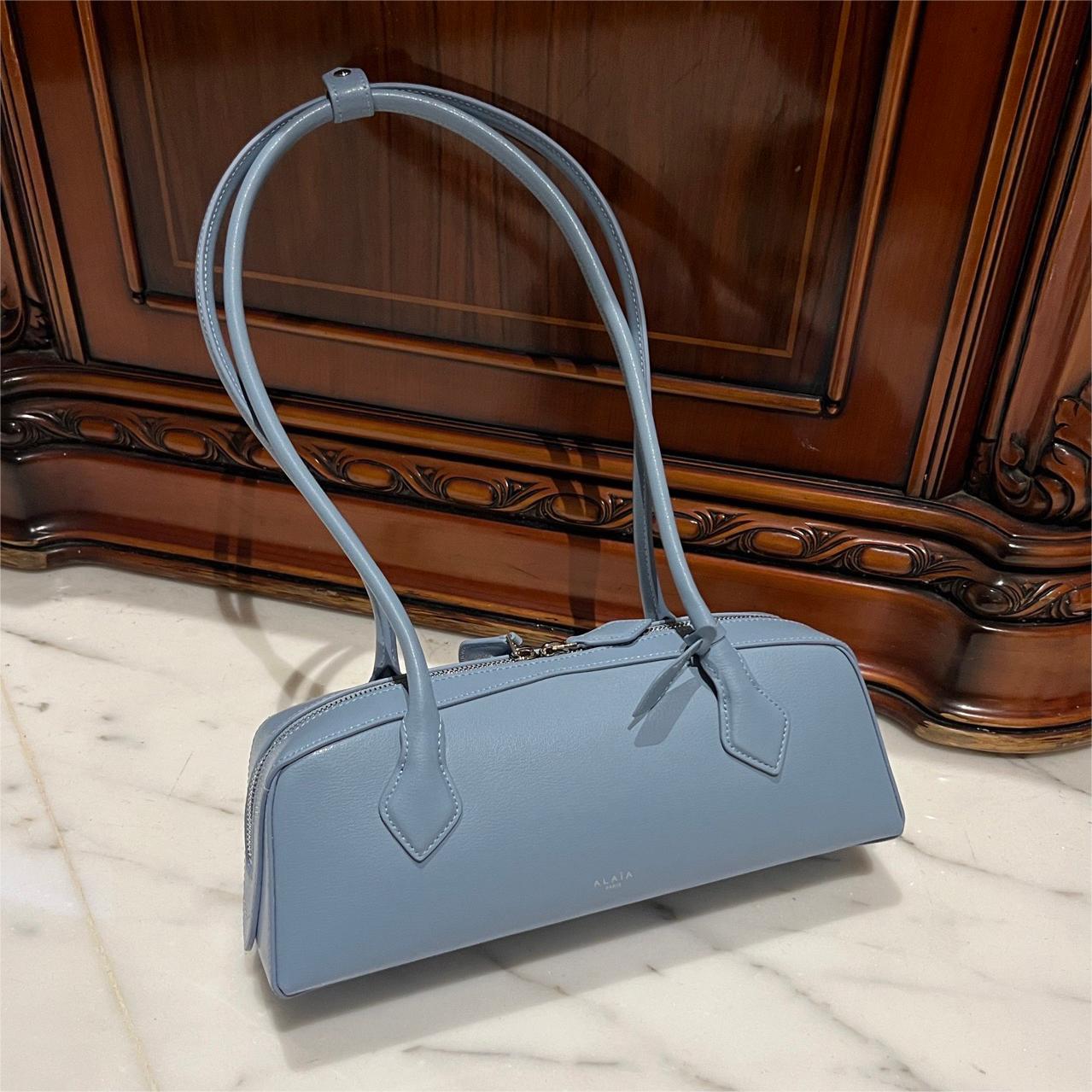 LIAIA-LE TECKEL SMALL BAG IN GOATSKIN Light blue