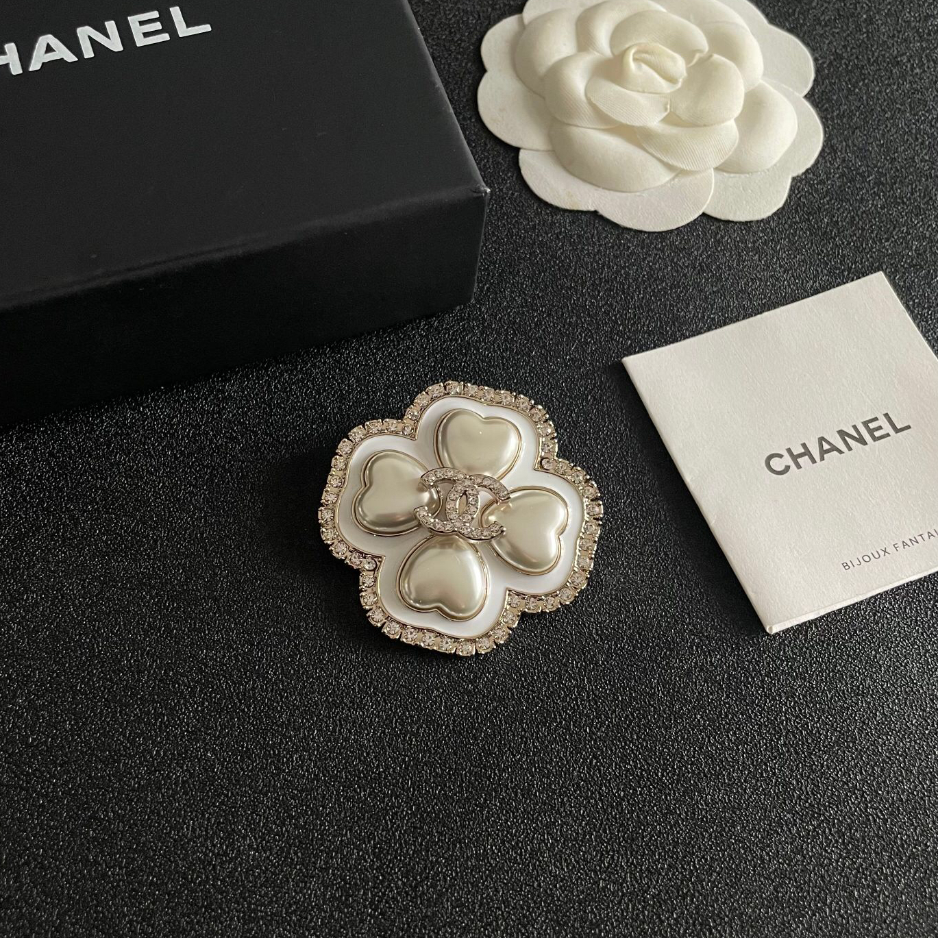 Chanel - Brooch