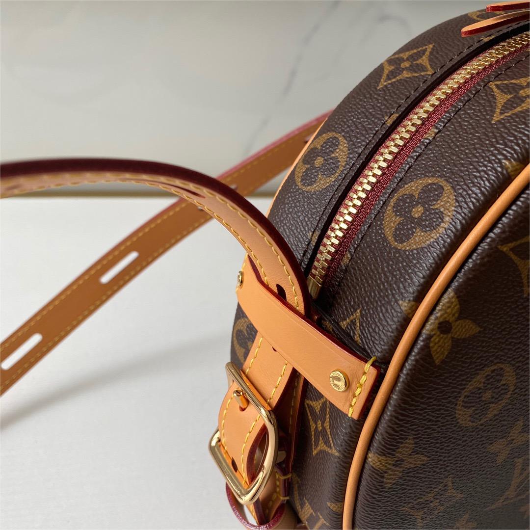 LV-Boite chaau m52294 Monogram