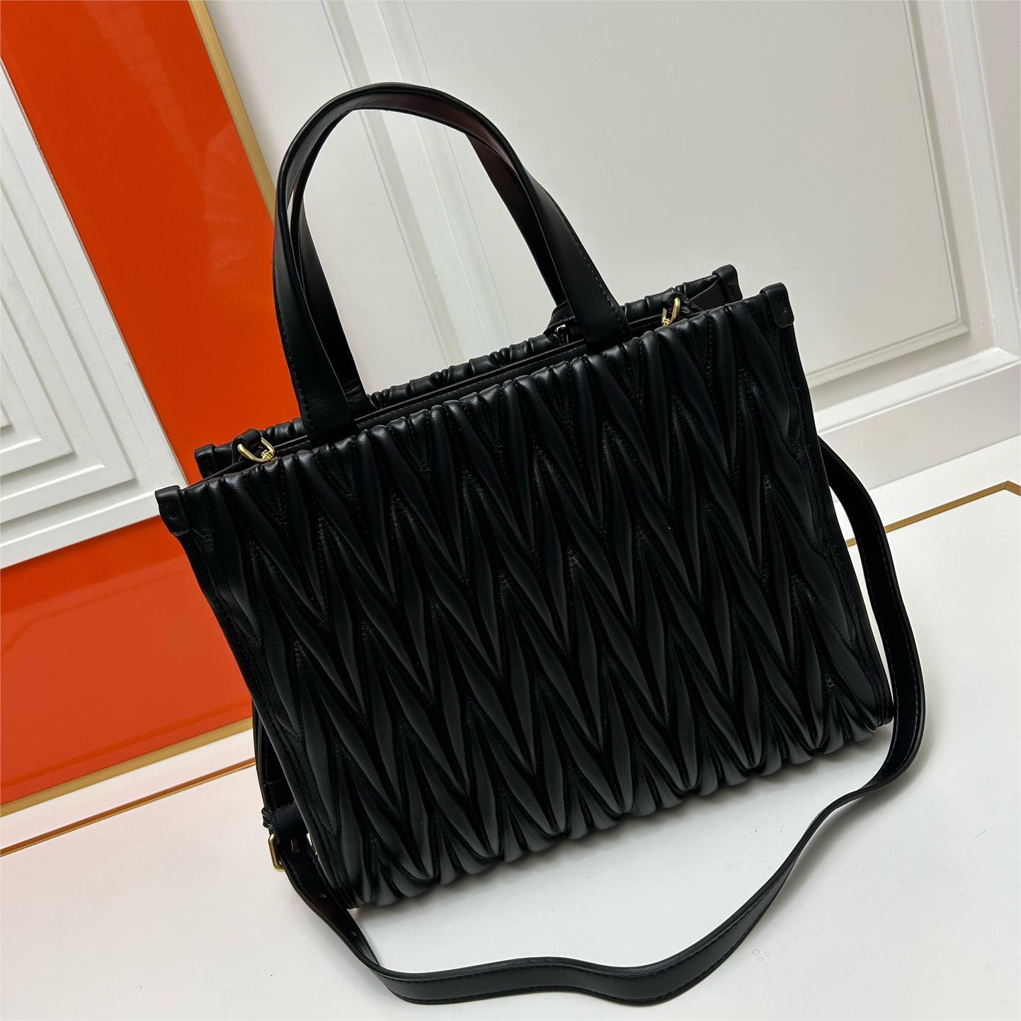 MIU MIU-Soft sheepskin tote bag