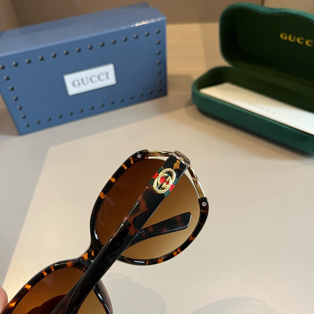 Gucci-Women's Small Round Frame Design Sunglasses