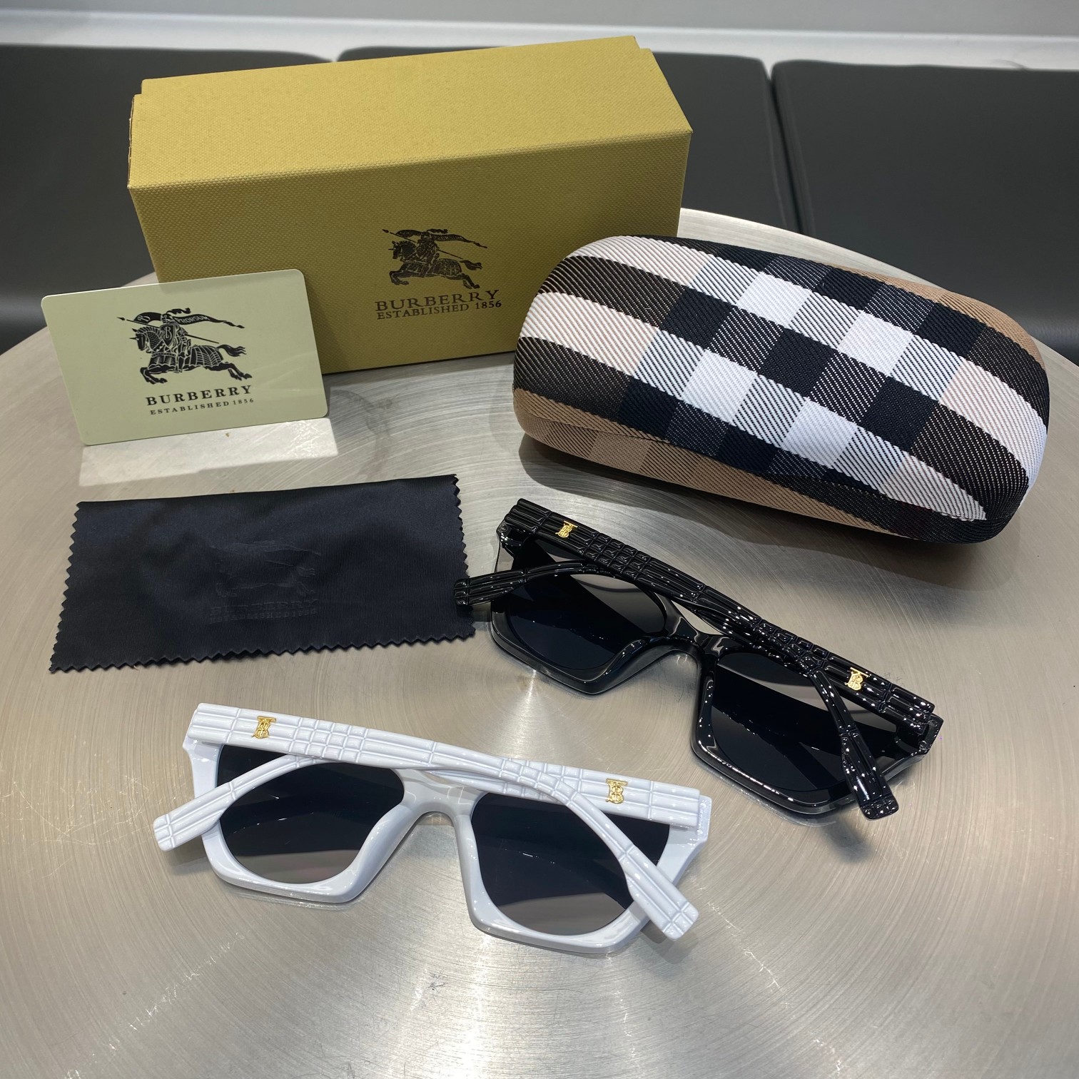 Burberry-unisex polarized sunglasses