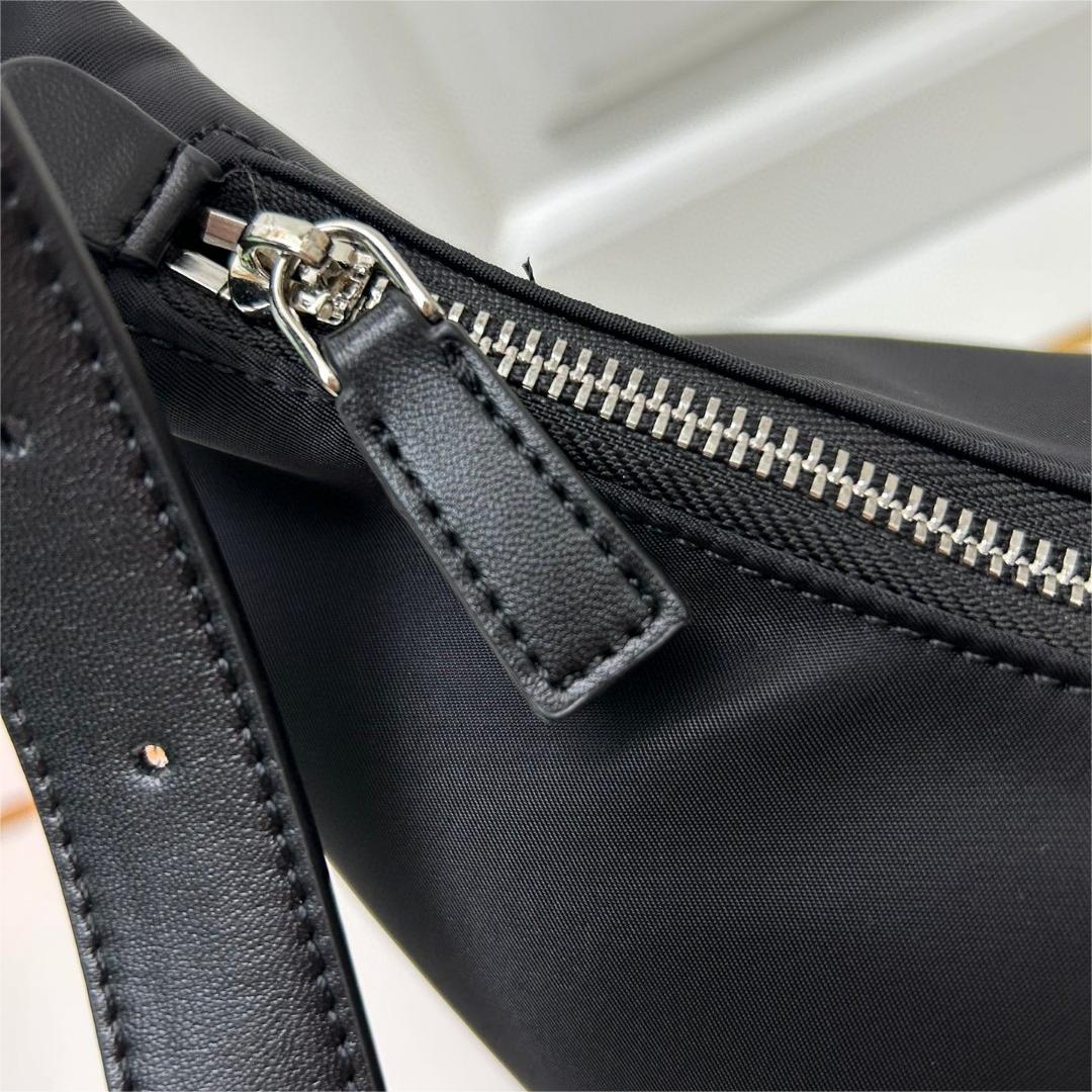 Prada-Hobo used armpit bag