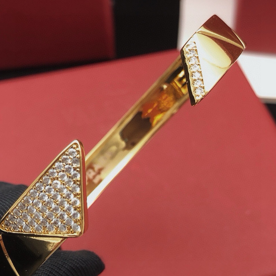 PRADA - Diamond Quilted Bracelet