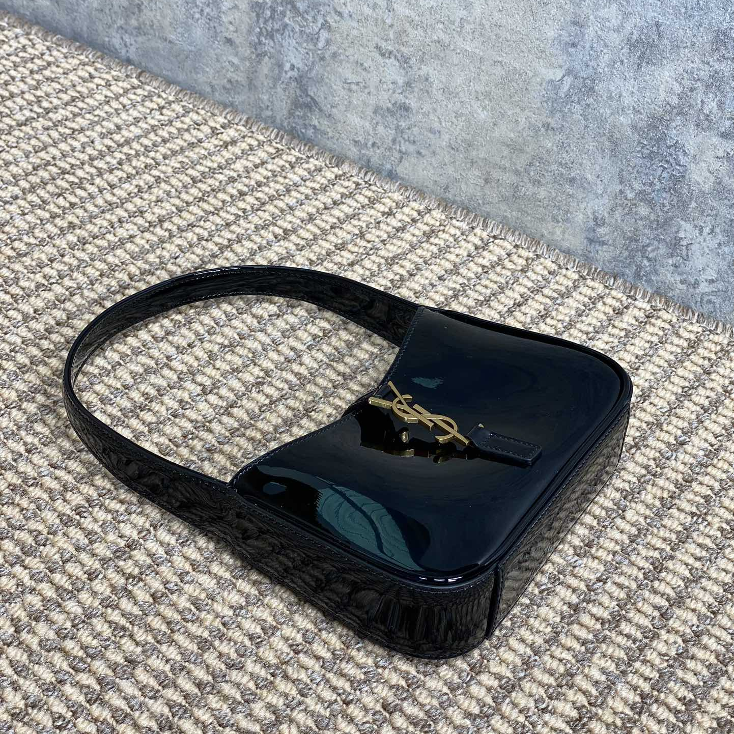 YSL-Lacquer leather armpit bag