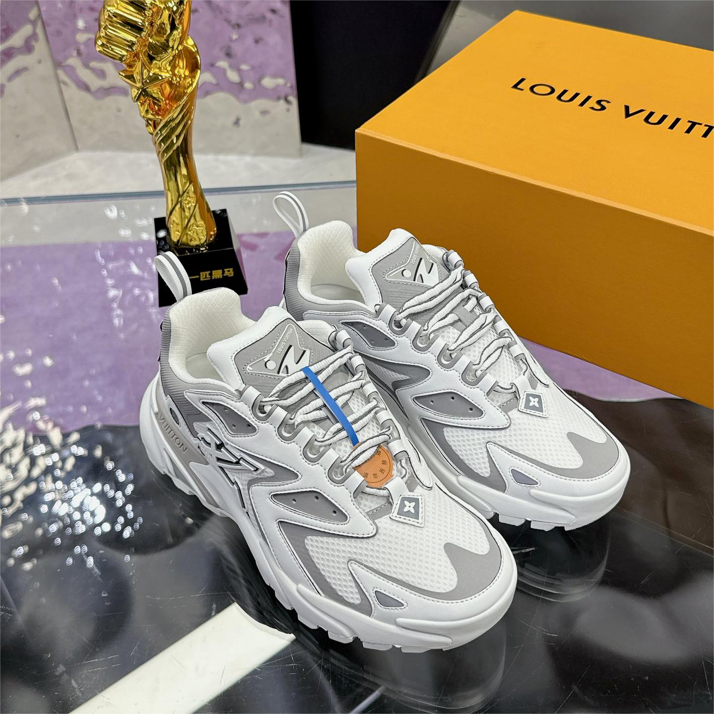 LV-Runner tatic monogram