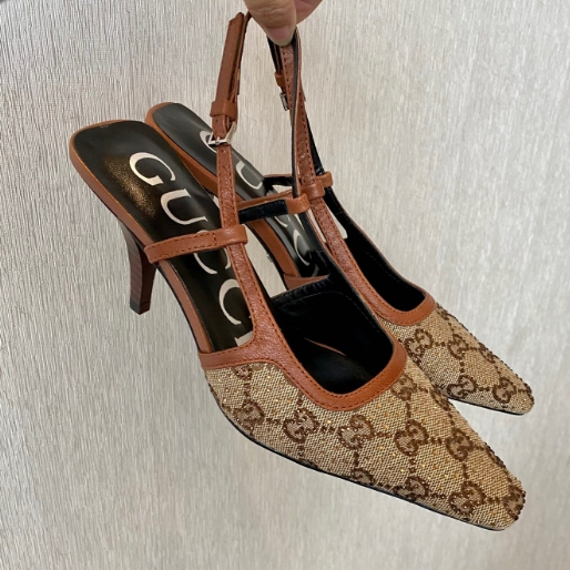 Gucci-Middle Aged Rhinestone Mesh Sheepskin Sandals