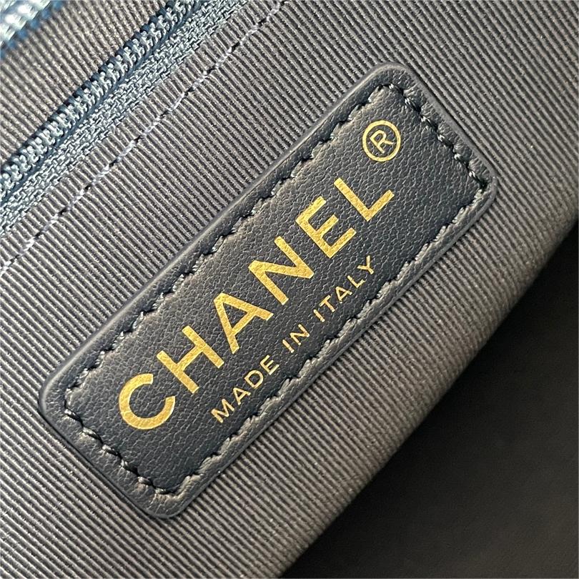 Chanel-Hippie bag washed with denim and gold metallic blue