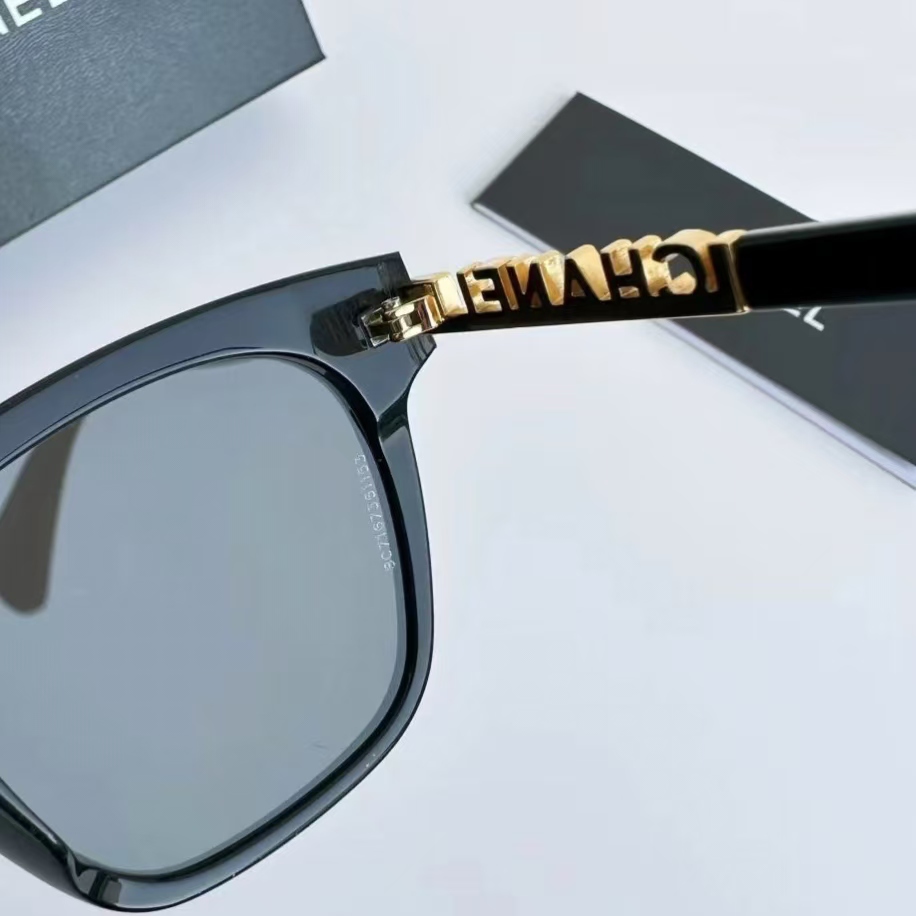 CHANEL-Square Frame Sunglasses