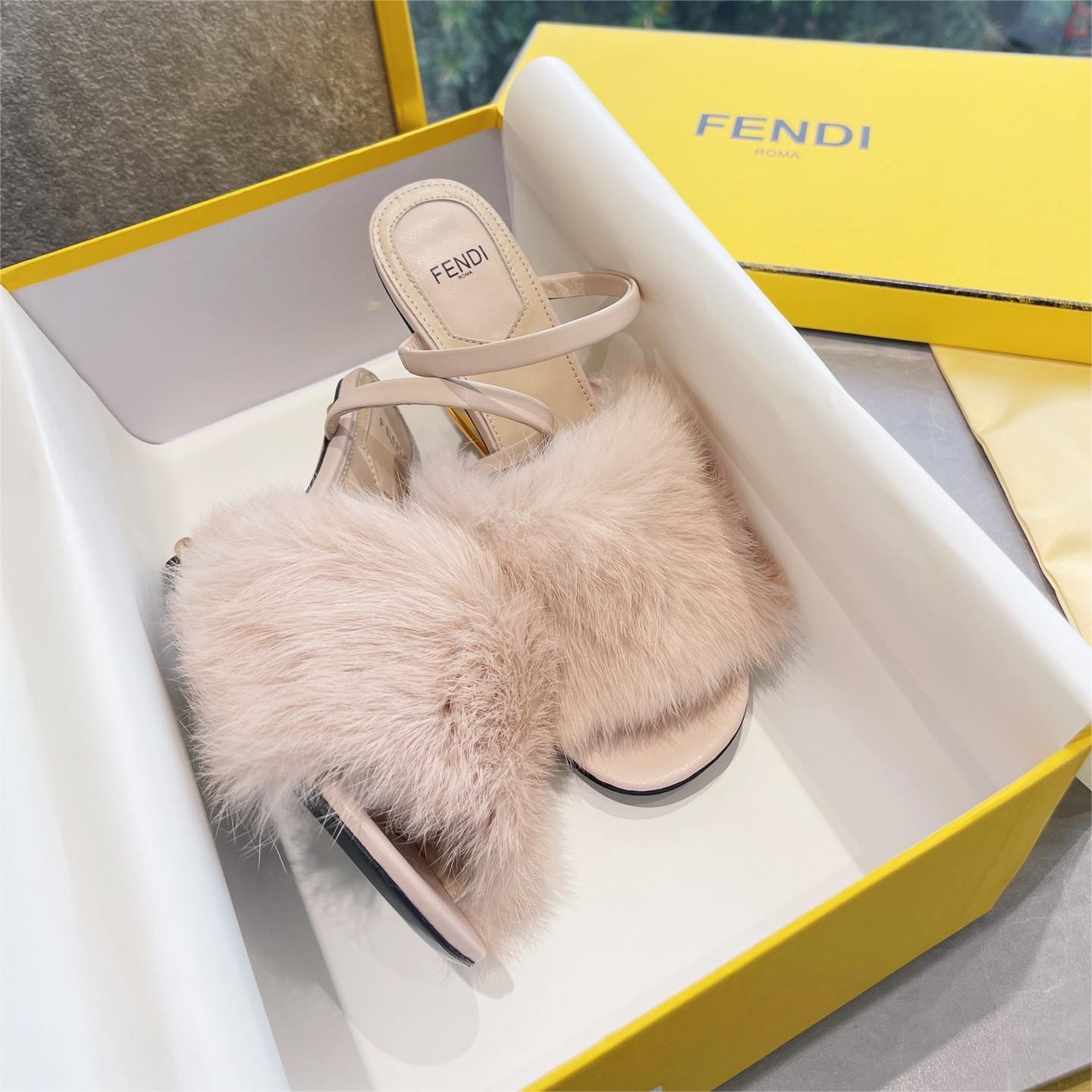 FENDI-Mink fur first shoes