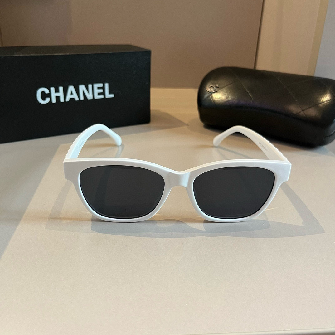 Chanel-2024 New Essential Sun Sunglasses for Travel