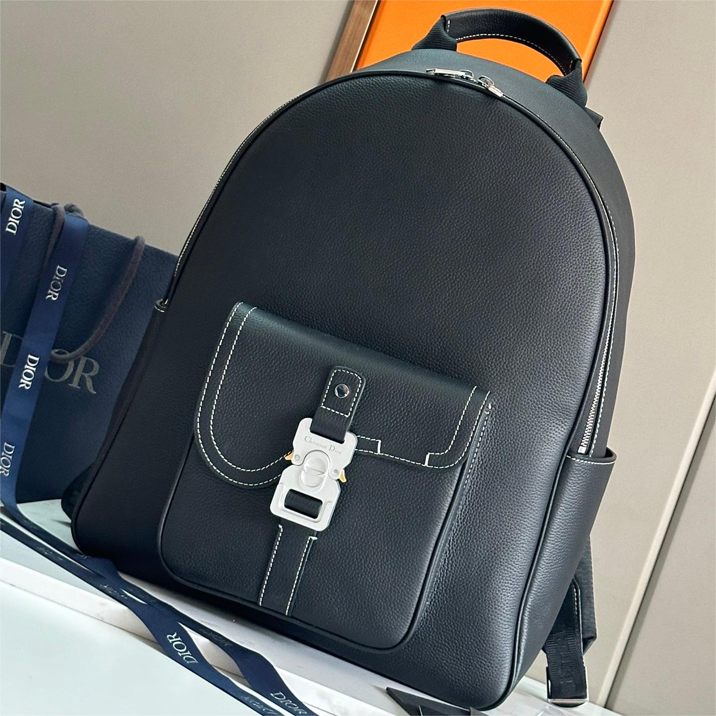 Dior-Beige and Black Oblique Printed Fabric Saddle Zipper Shoulders