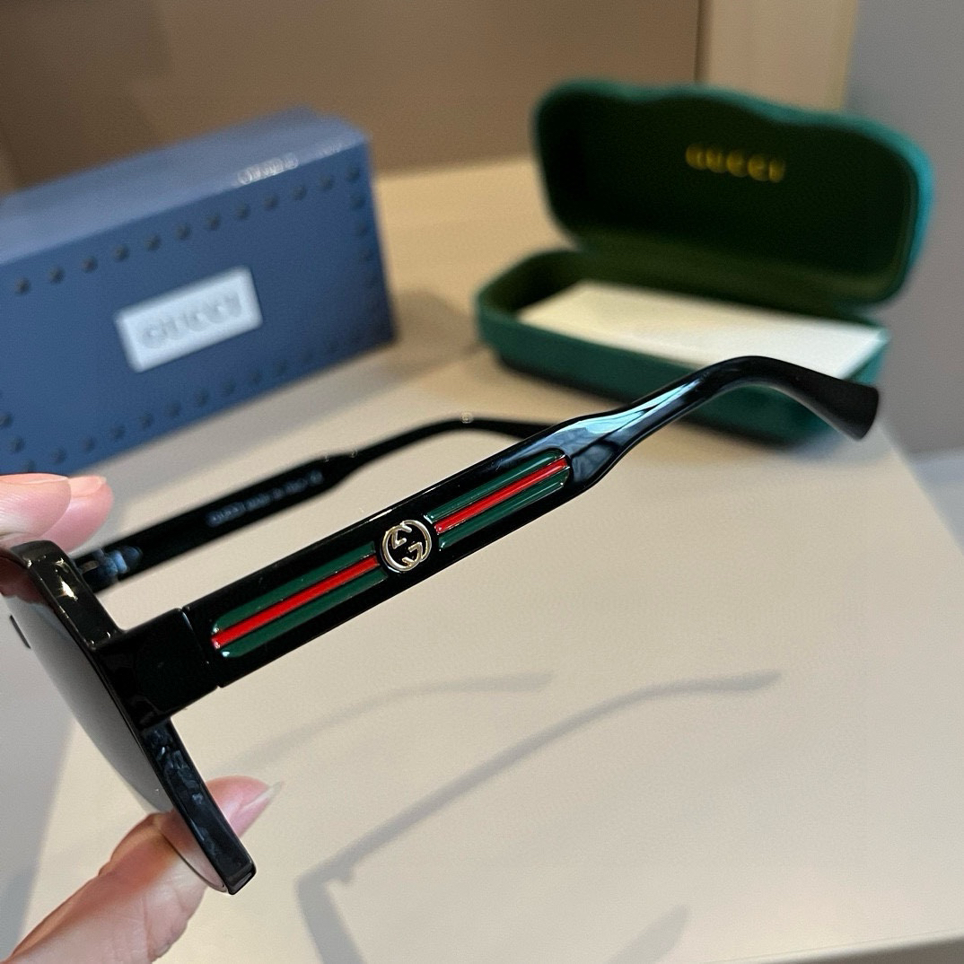 Gucci-Women's Small Round Frame Sunglasses
