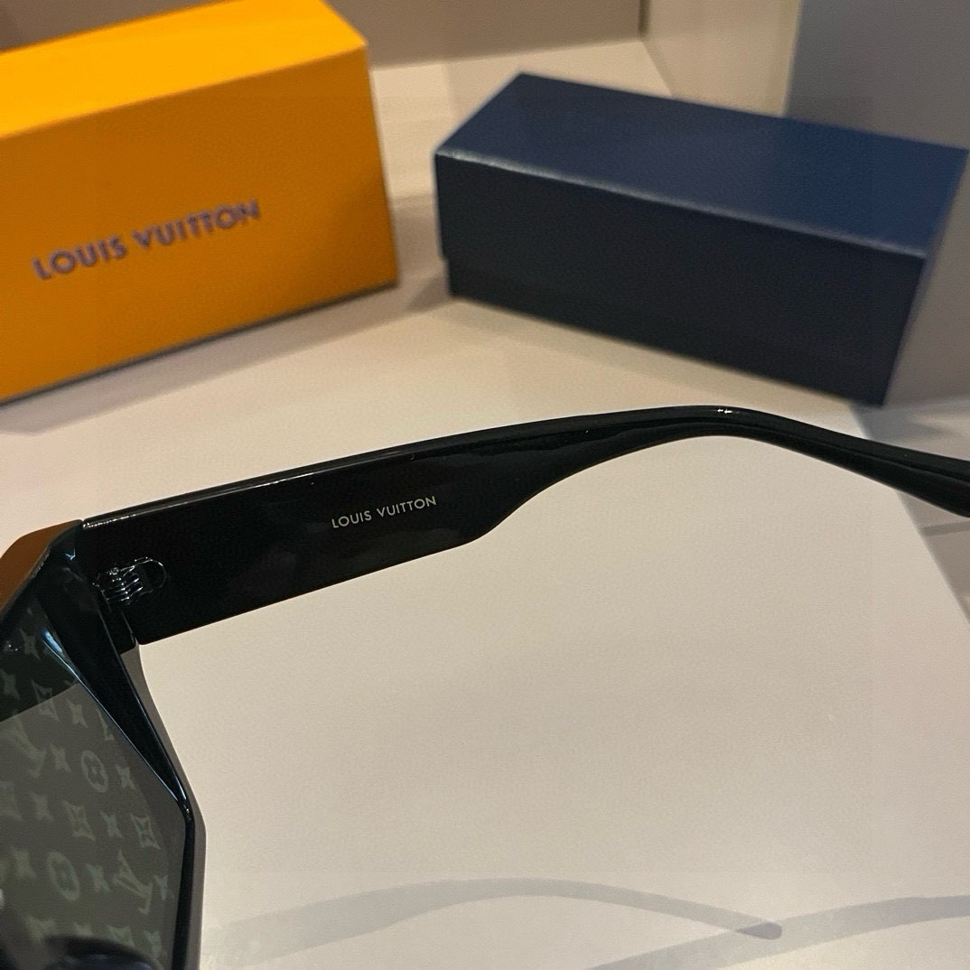 LV-Cyone Series Box Black Frame Sunglasses