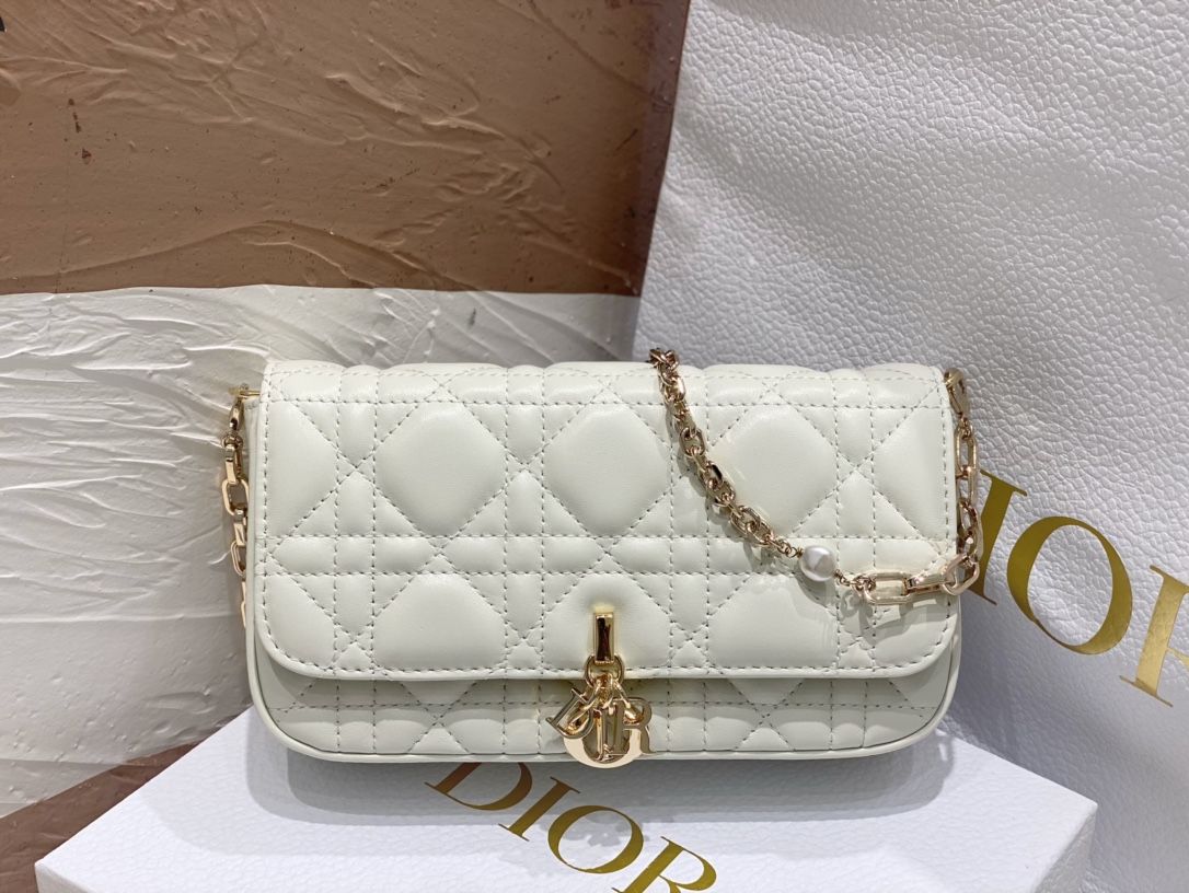 Dior-Lady Dior Pearl Phone Bag