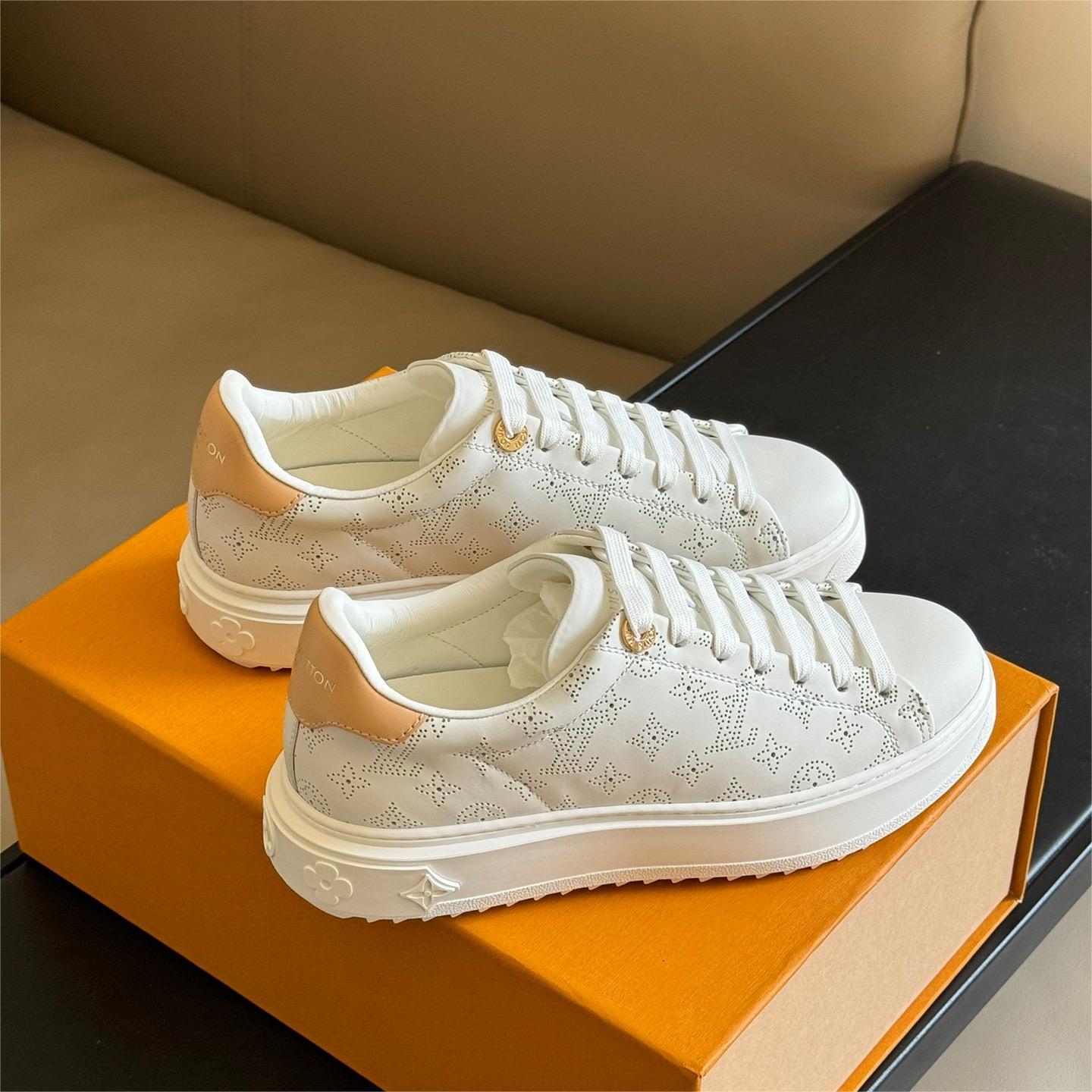 LV-Patterned eyelets white height increasing Sports Shoes