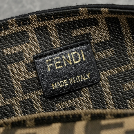 Fendi-Baguette Shoulder Tote Bag