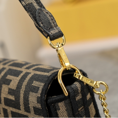 Fendi-Baguette Shoulder Tote Bag