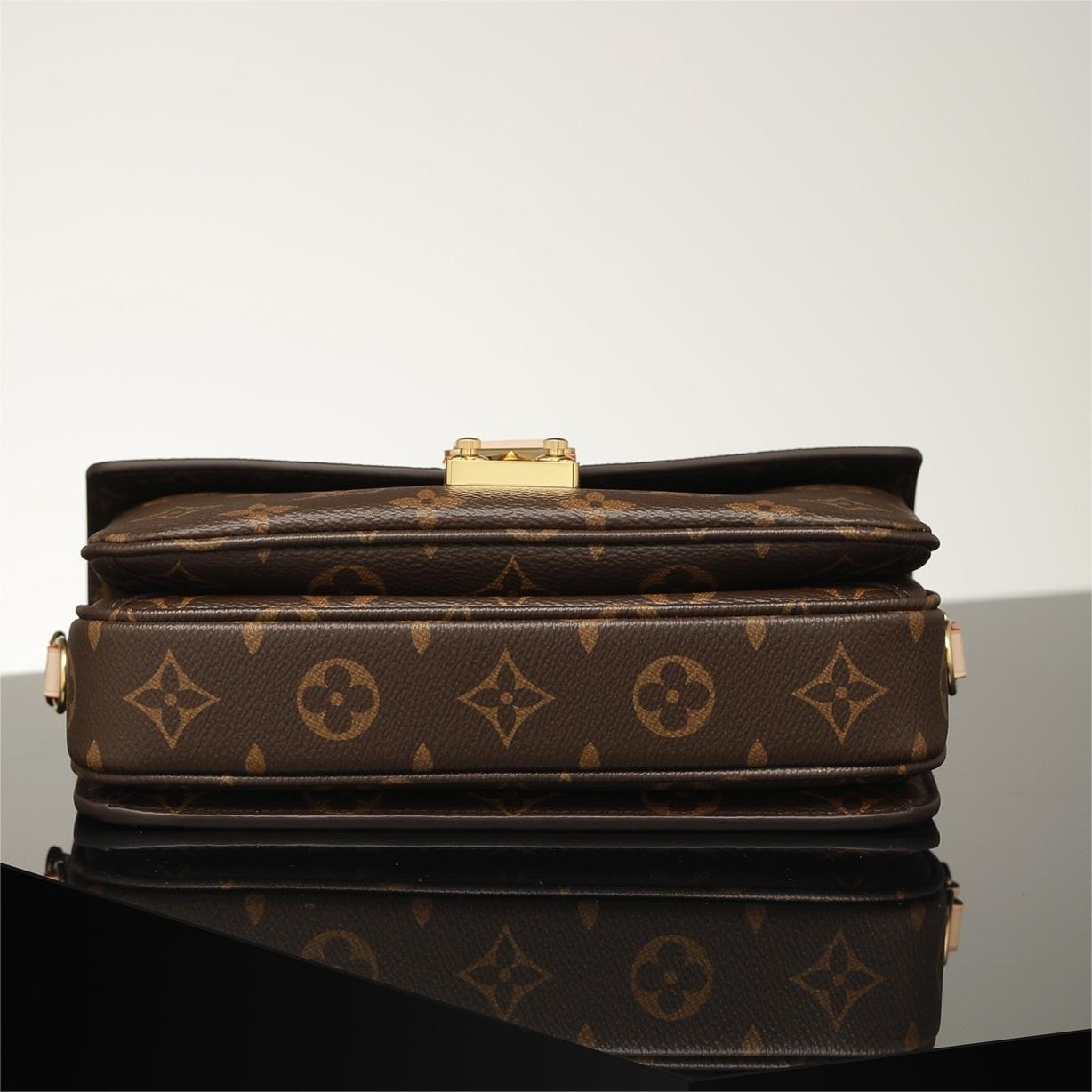 LV-Pochette Métis East West