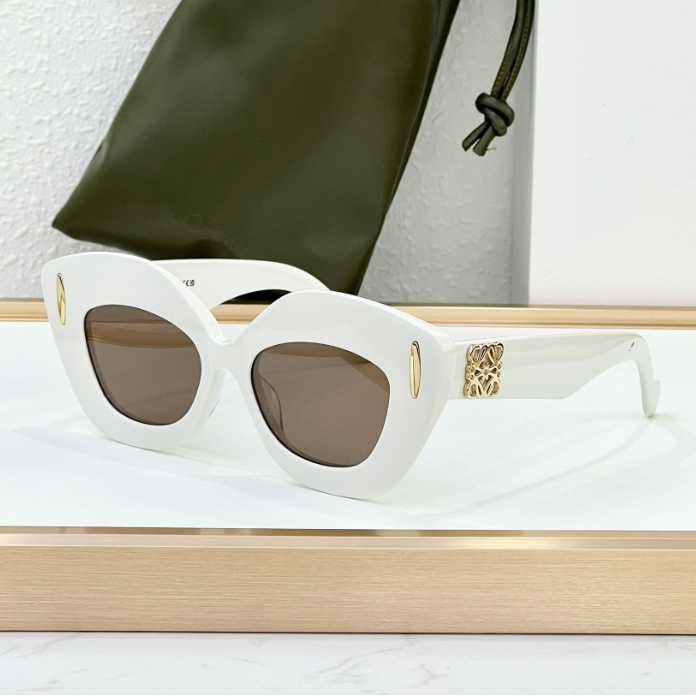 LOEWE-Cat Eye Frame Sunglasses