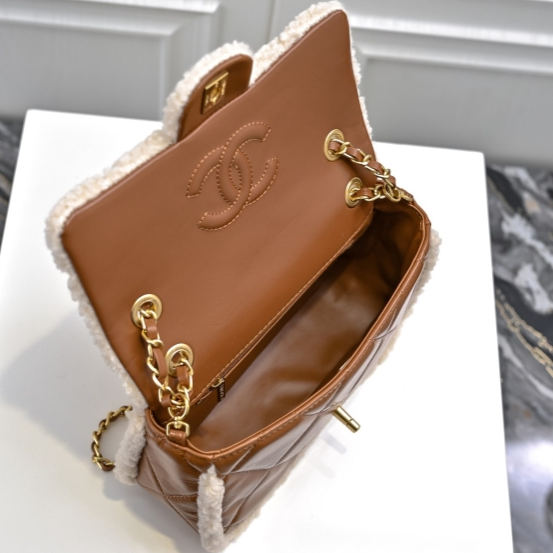 Chanel-Large 24k Teddy Lamb Wool Bag