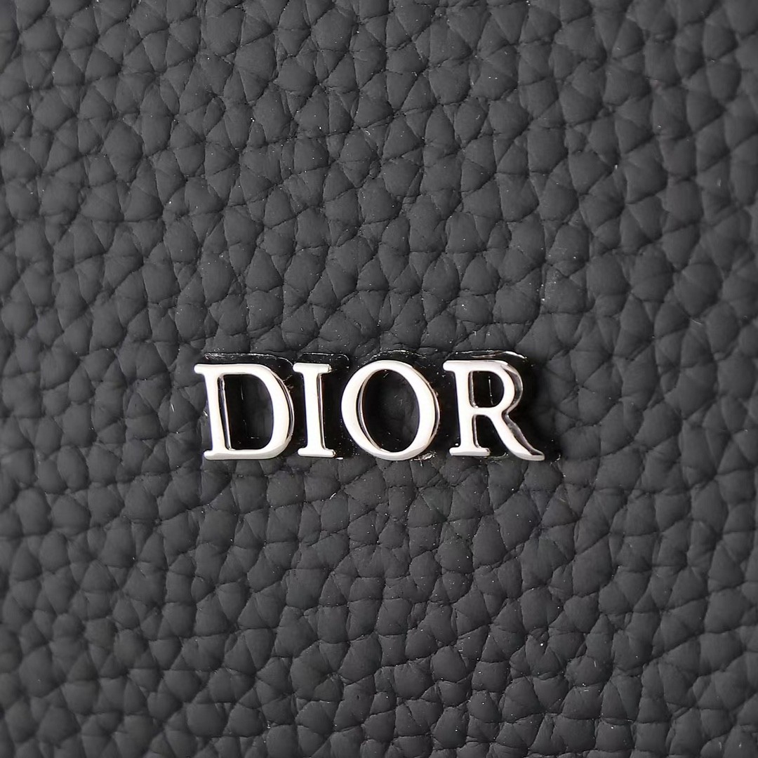 Dior-saddle