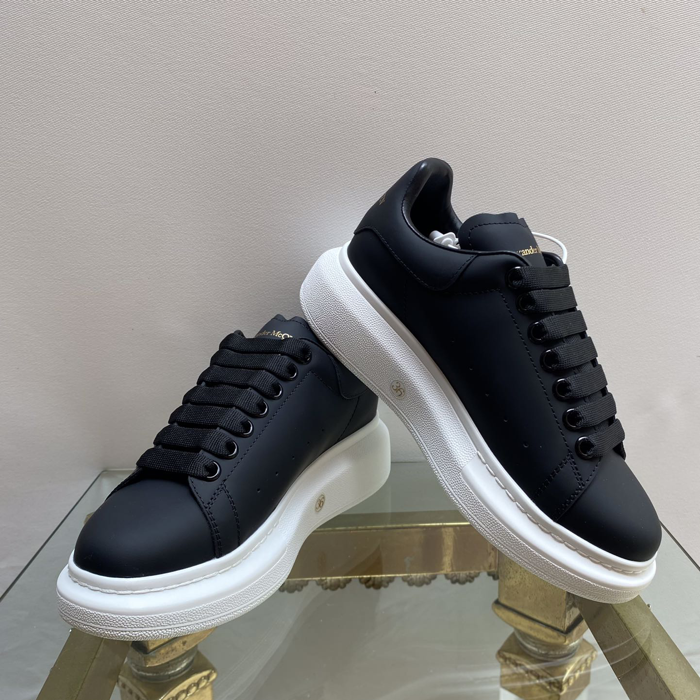 ALEXANDER MCQUEEN -  Smooth Calfskin Casual Sneakers