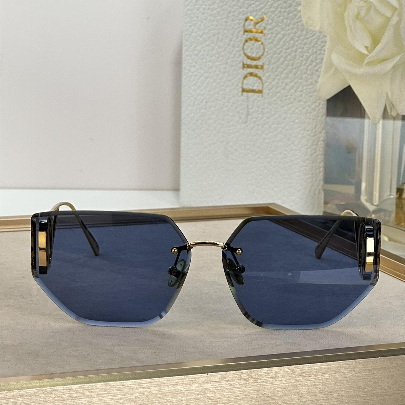 Dior-30 montaigne b3u