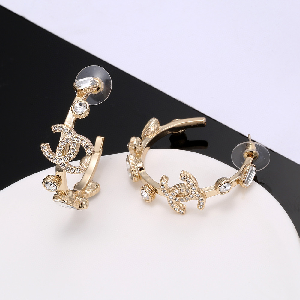 Chanel-Weaving irregular square diamond earrings