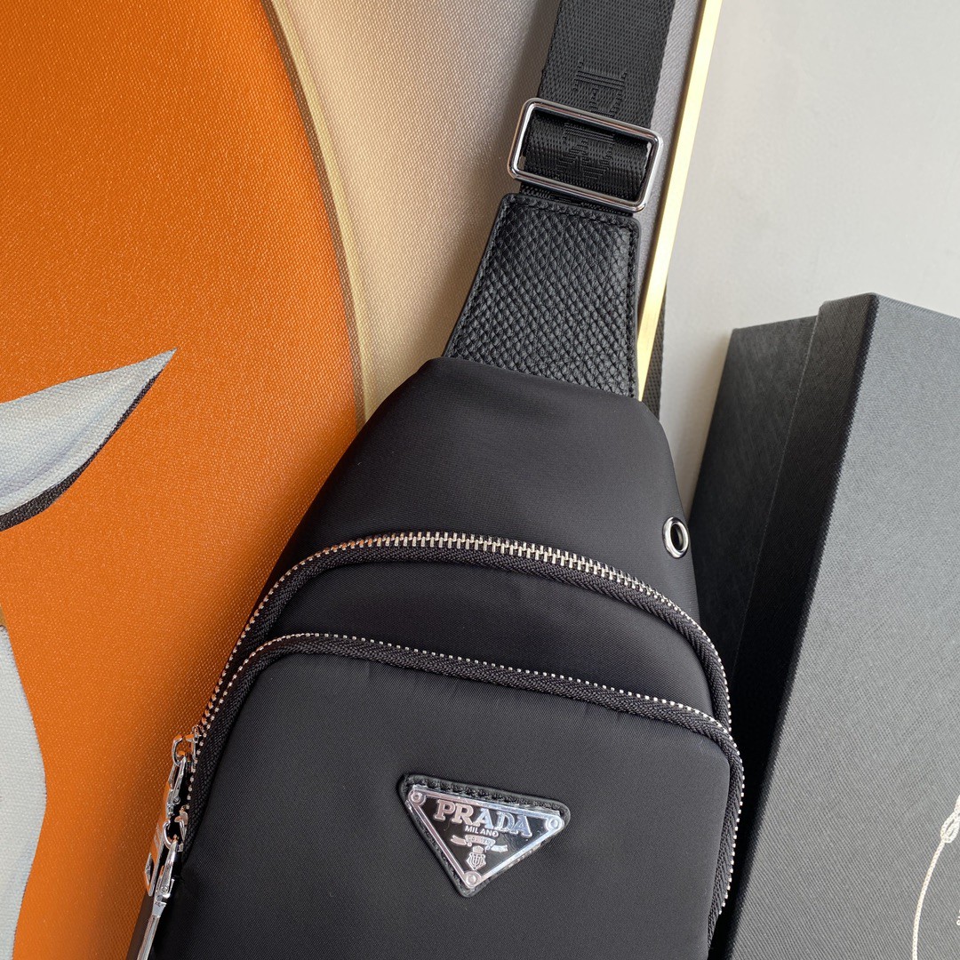 Prada-Imported nylon fabric men's chest bag