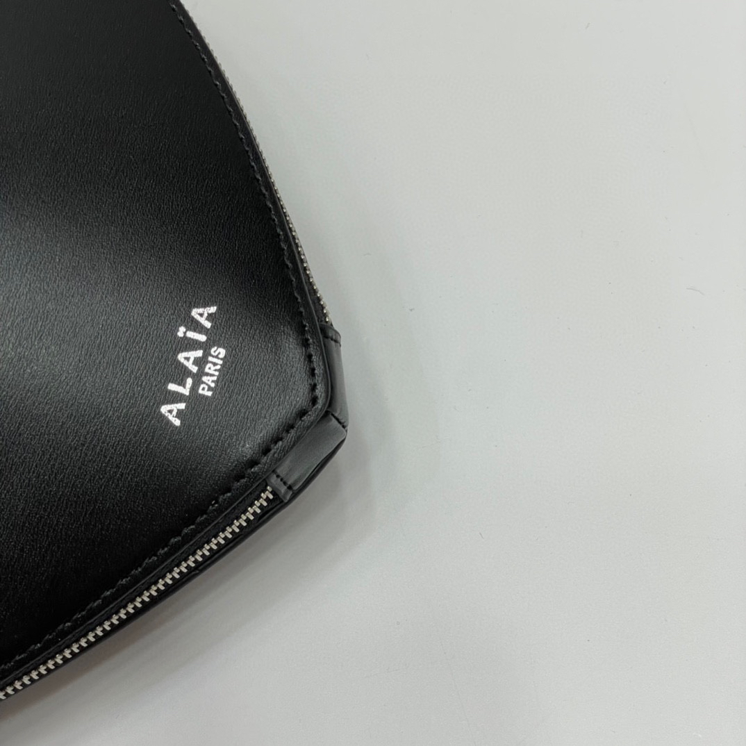 ALAIA- Coeur Bag Heart Black Handbag