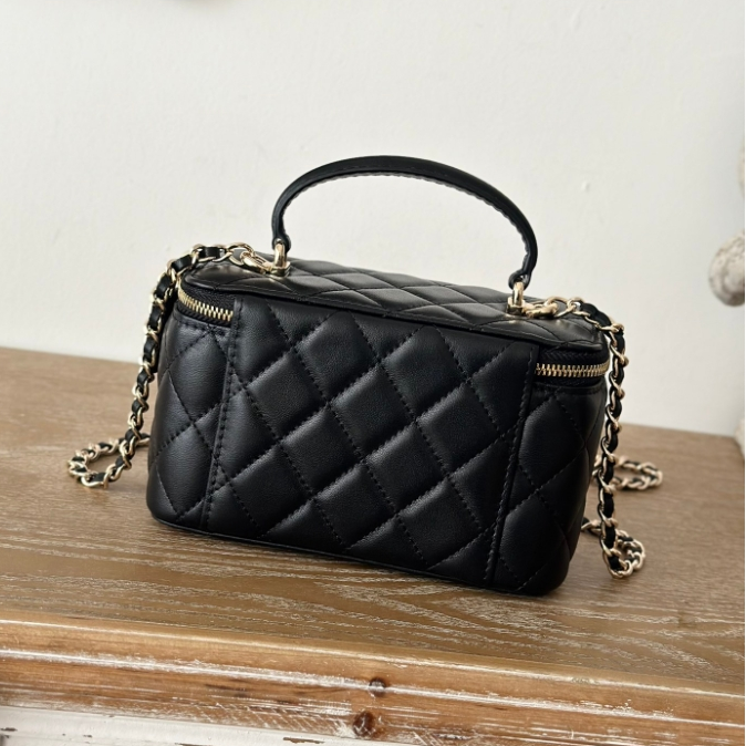 Chanel-Metal Handheld Box Bag