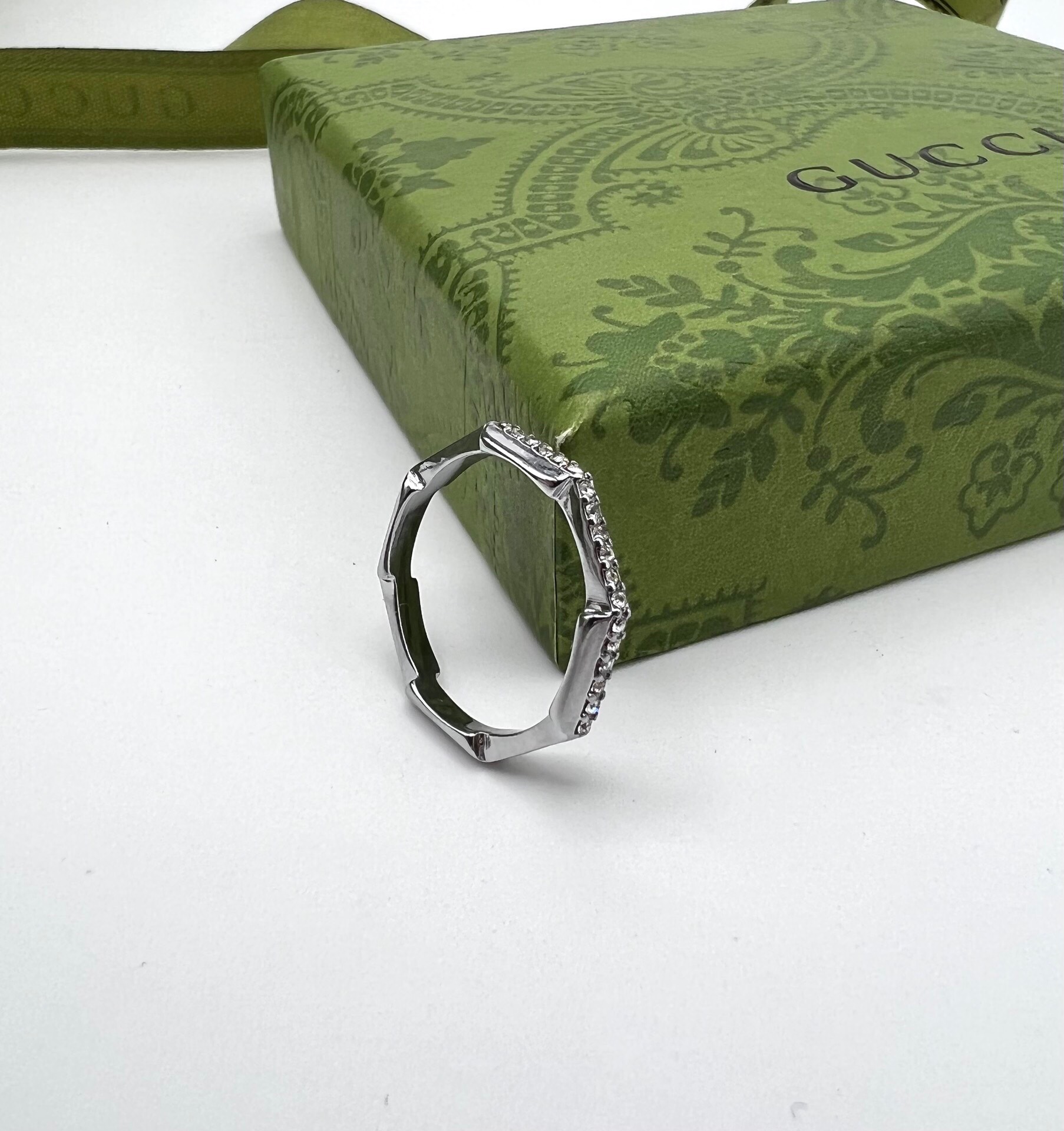 GUCCI-Link to Love Series Full Diamond Ring