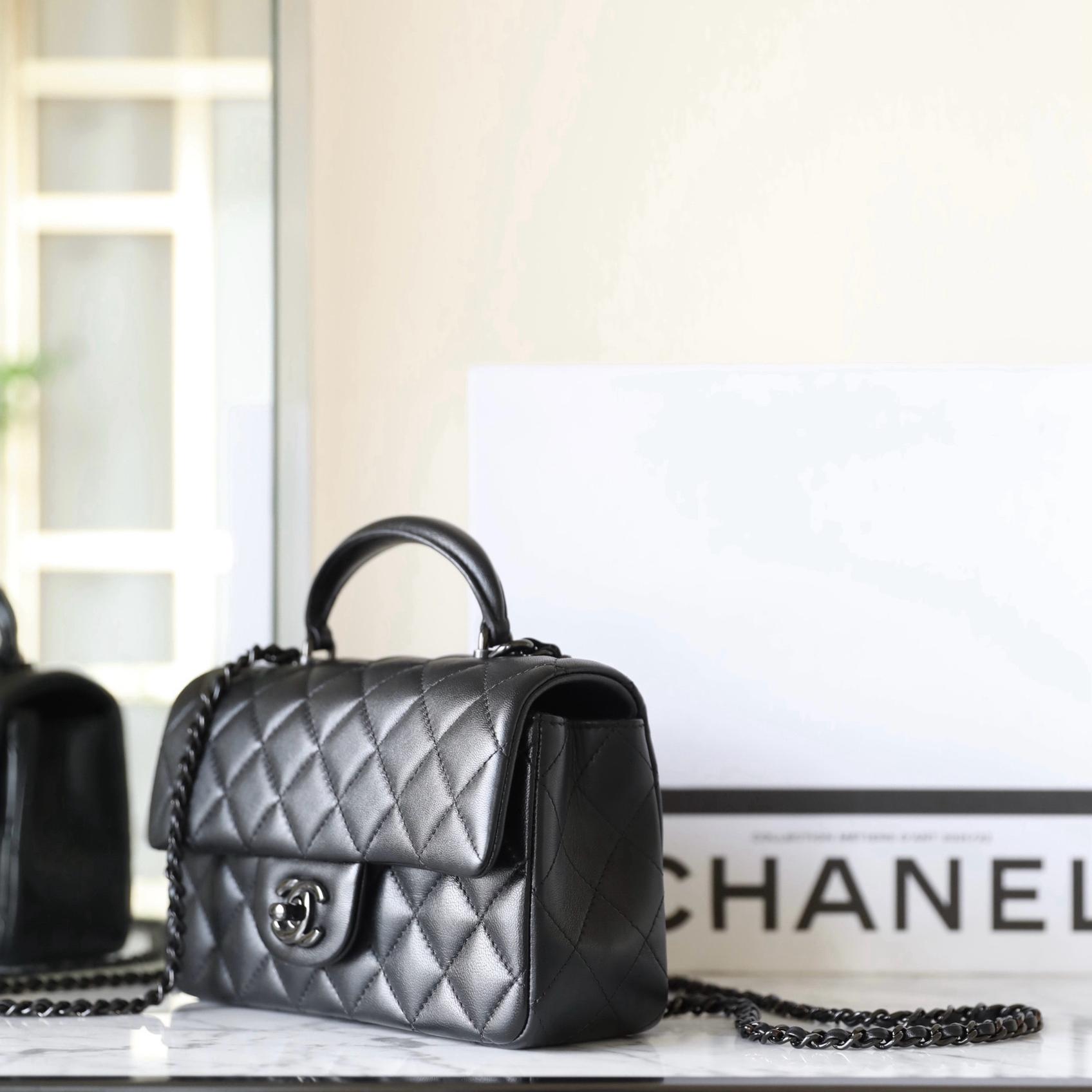 Chanel-Handle All 𝖡𝗅𝖺𝖼𝗄 CF Mini Handbag